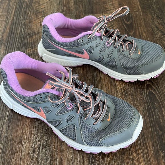 Nike Revolution 2 | Womens | Grey/Purple/Orange Athletic Running Shoes size 8.5 - Picture 3 of 6
